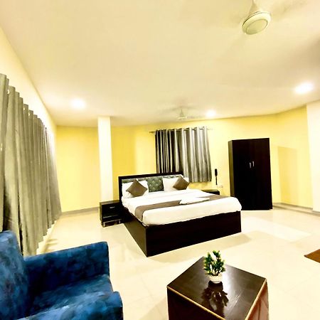 Hotel Sky Park Шамшабад Екстериор снимка