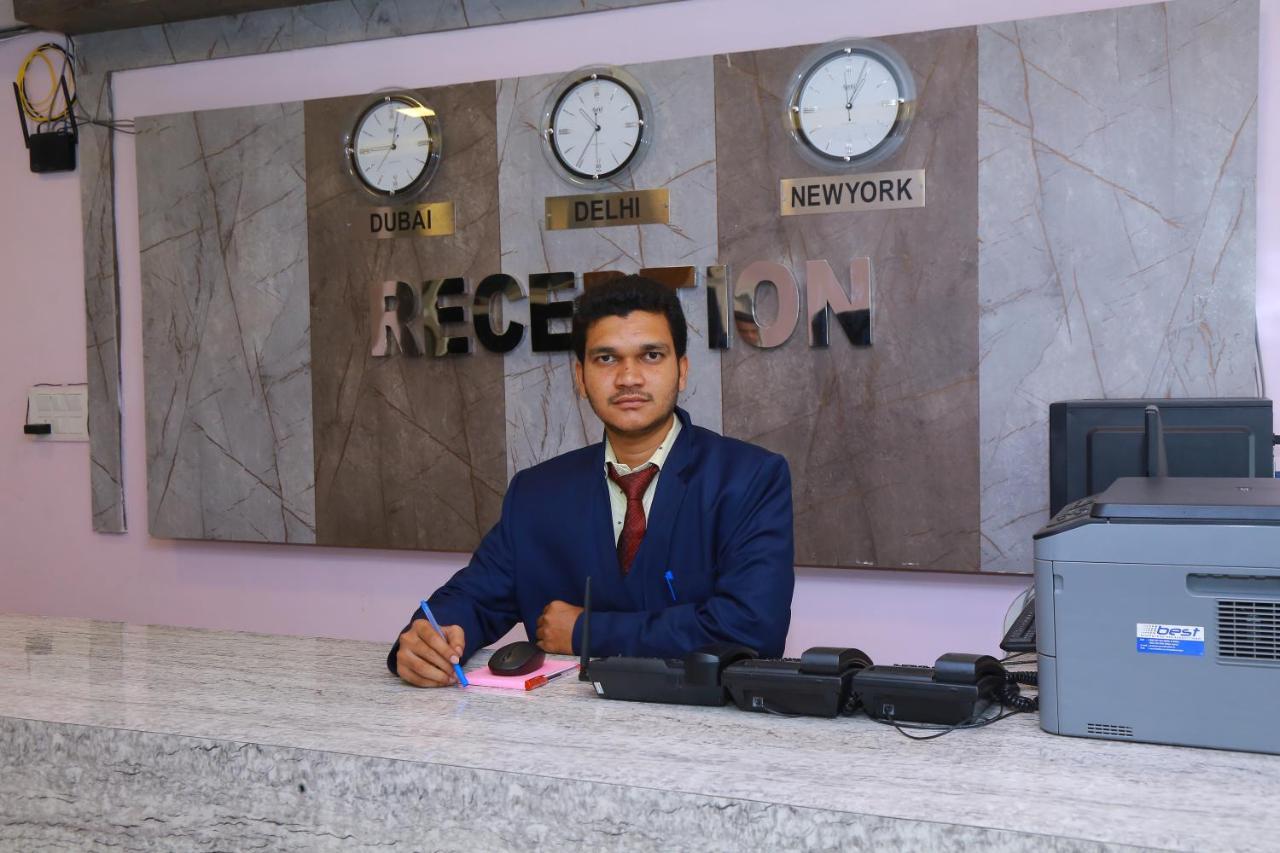 Hotel Sky Park Шамшабад Екстериор снимка