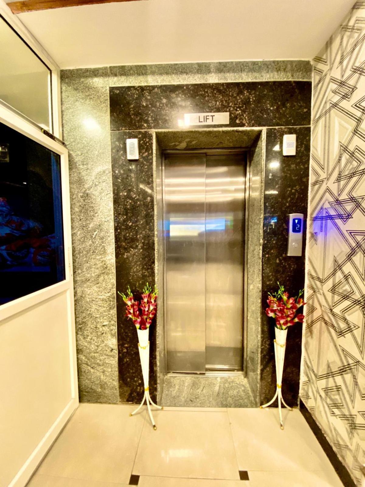 Hotel Sky Park Шамшабад Екстериор снимка