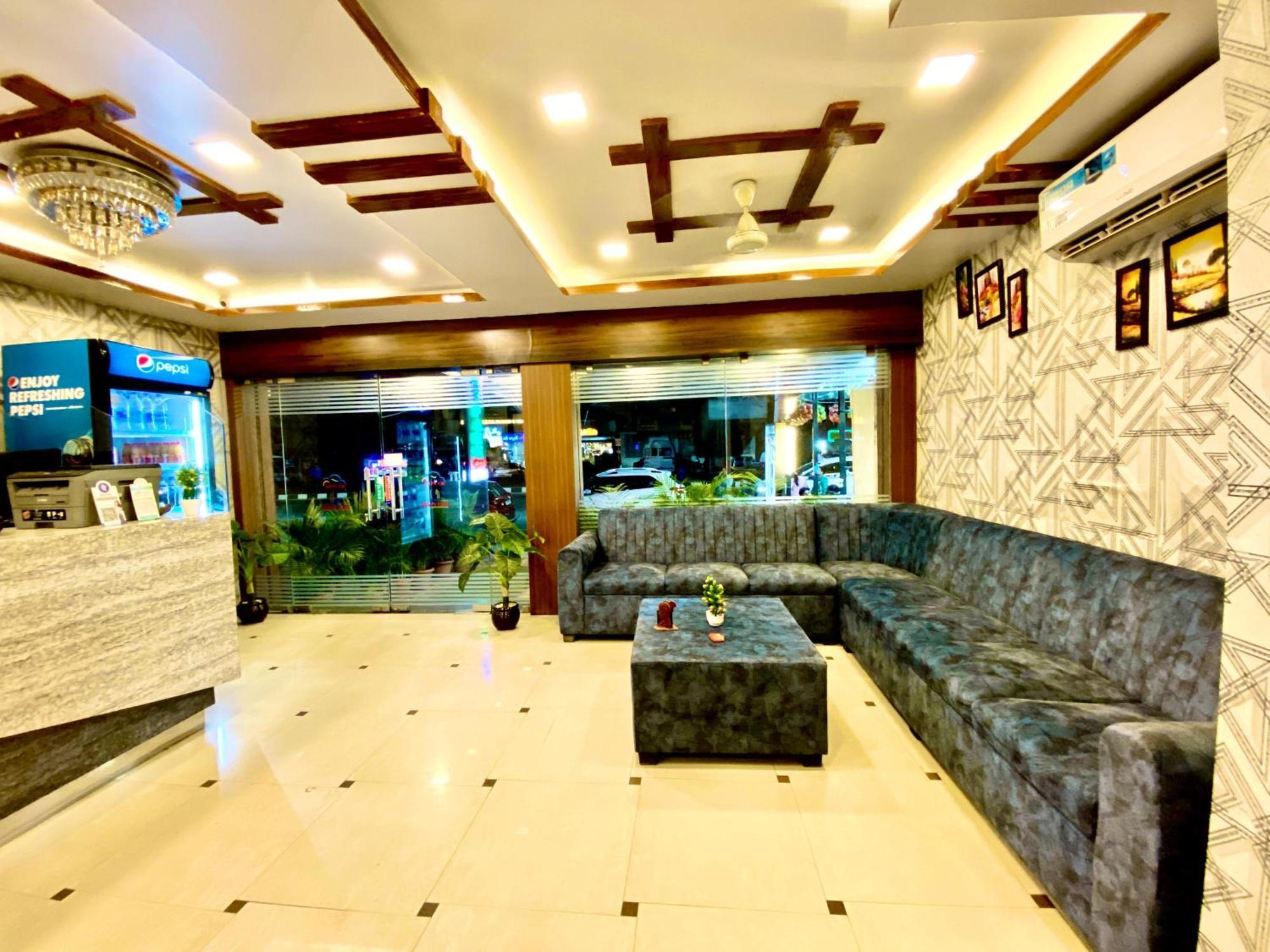 Hotel Sky Park Шамшабад Екстериор снимка